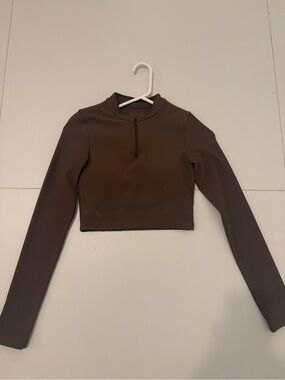 Cropped Long-Sleeve Mock Neck Top in Brown